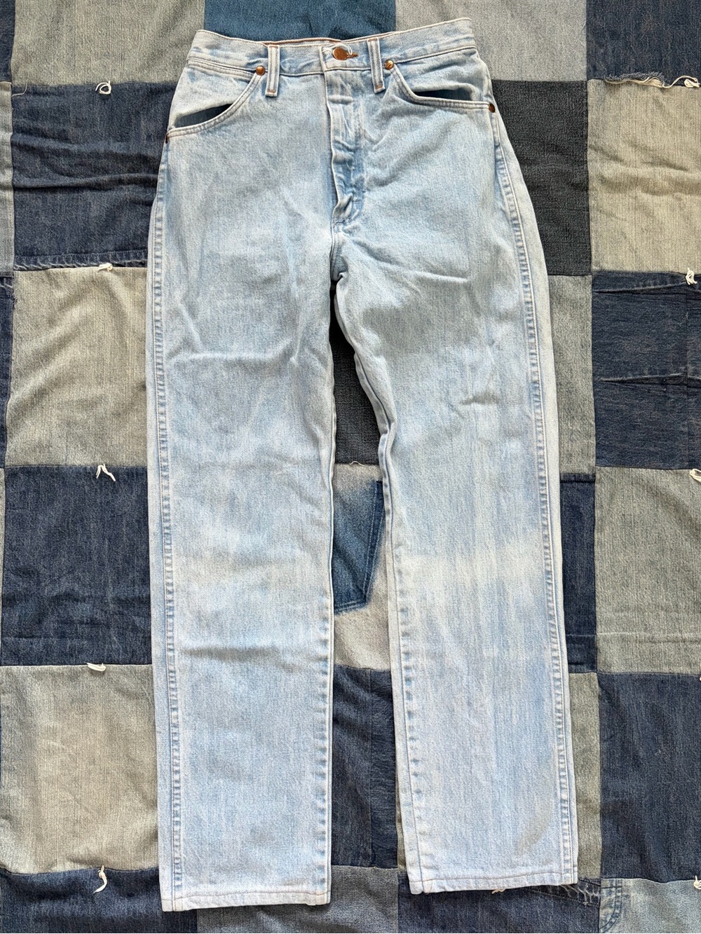 Wrangler 90s vintage jeans made in USA light wash faded denim 26x29 - Picture 2 of 11
